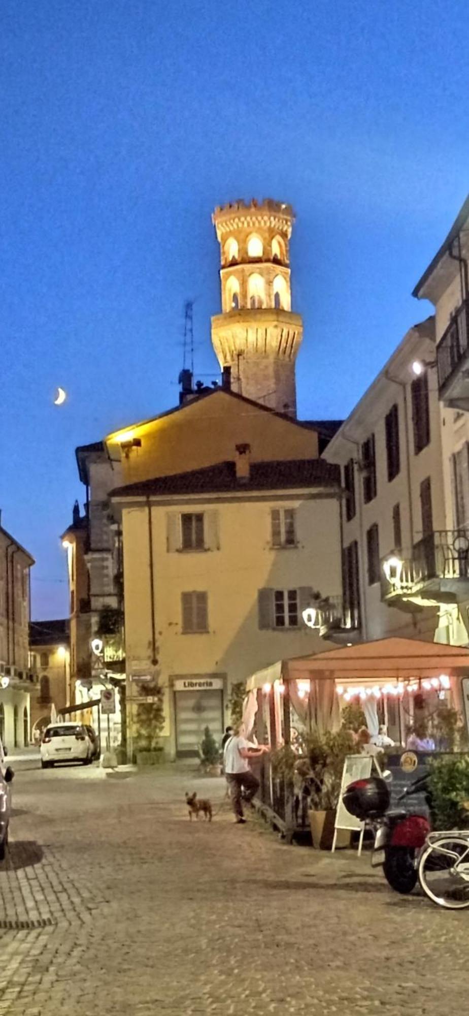 Loft Piazza Cavour Vercelli Eksteriør bilde